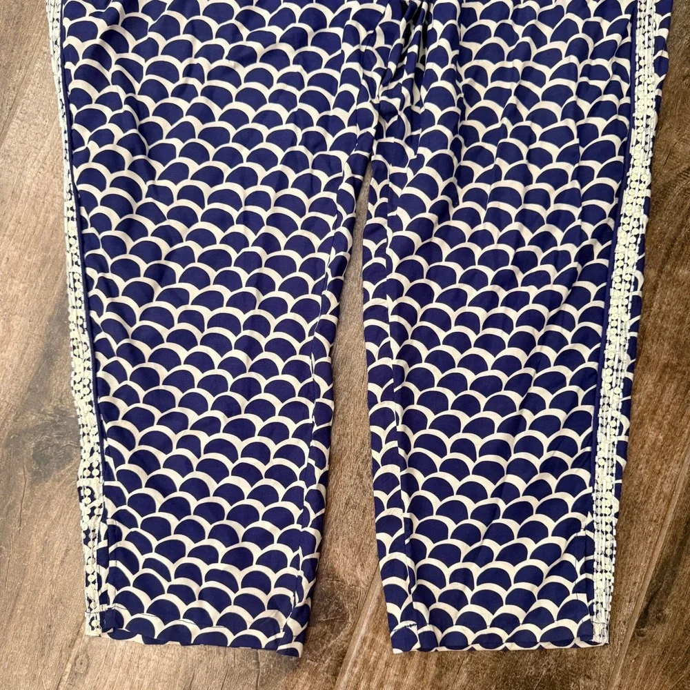 Anthropologie Women's Boho Scallop Print Beaded Cropped Joggers, Navy White, XL
